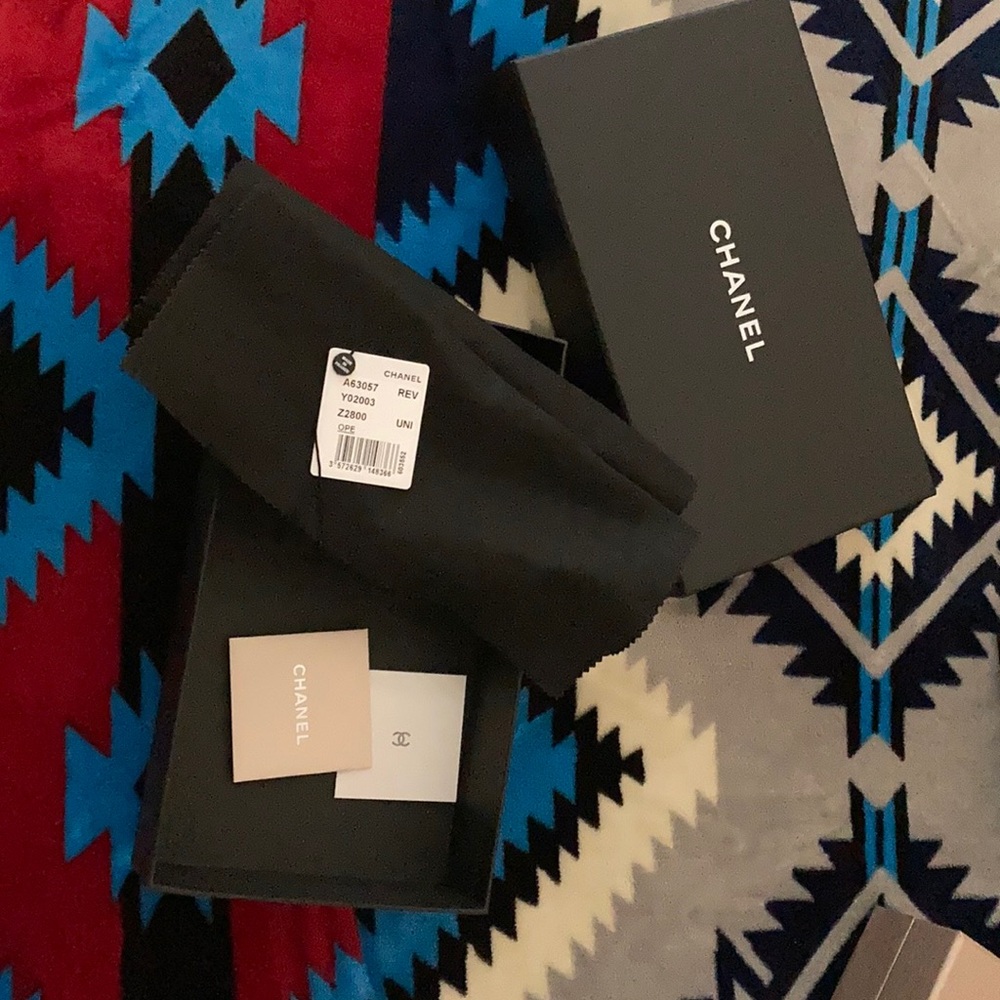 100% AUTHENTIC CHANEL BOX